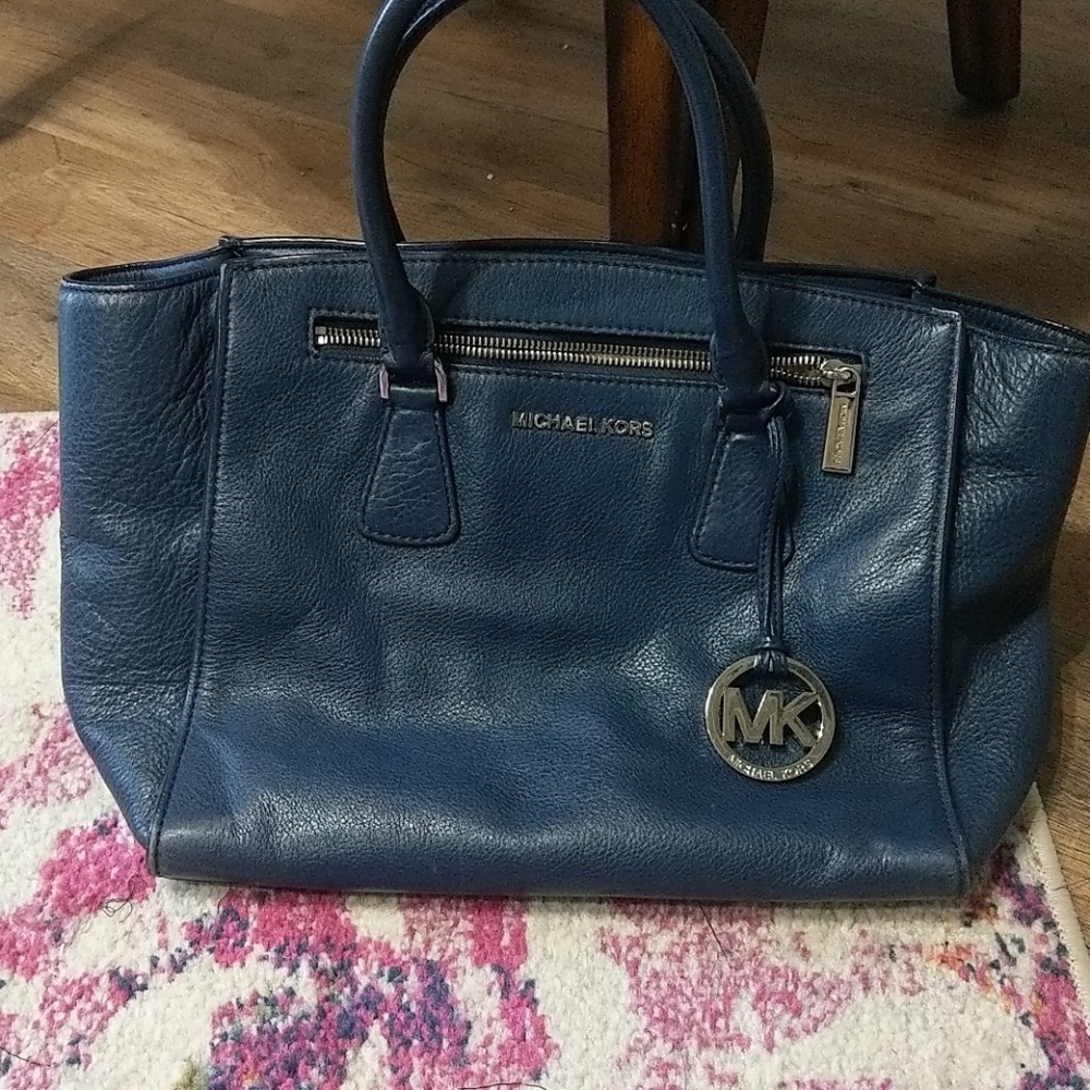 Navy Michael Kors bag with silver hardware